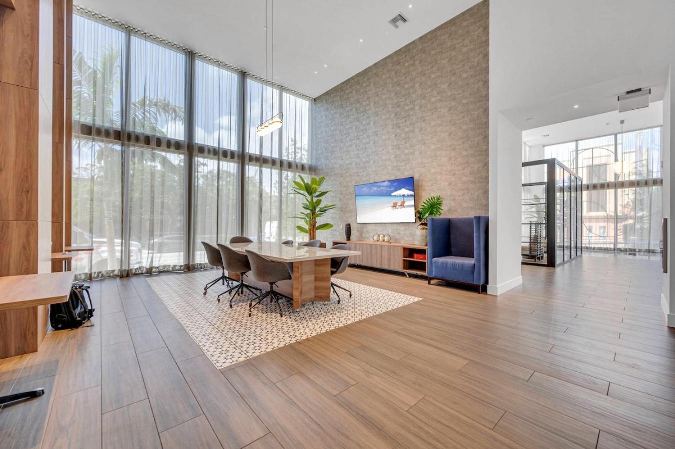 דירות Beautiful Unit In Downtown Miami With Free Parking מראה חיצוני תמונה