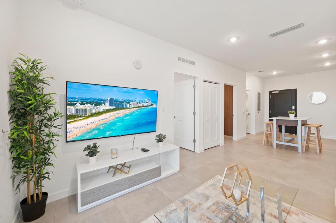 דירות Beautiful Unit In Downtown Miami With Free Parking מראה חיצוני תמונה